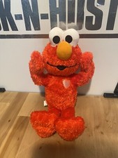 2010 Hasbro Sesame Street ELMO SWEET KISSES talking plush toy 12" works great