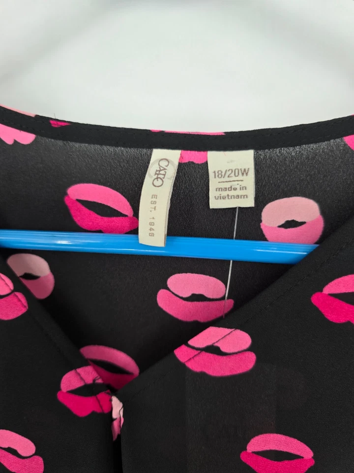 Blusa Cato Talla 18/20 Mujer Top Negro Estampado Labial Novedad Manga Globo Nueva con Etiquetas Foto 3 de 4