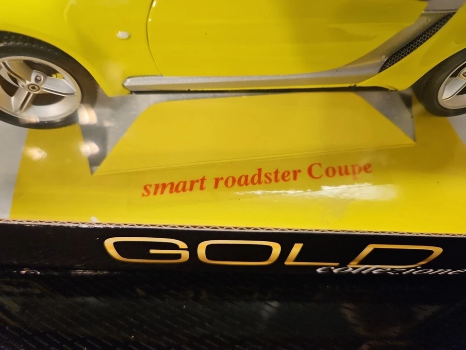 Burago 1/18 Smart Roadster Coupe(SUPER RARE Yellow Coupe) - Image 3 of 4