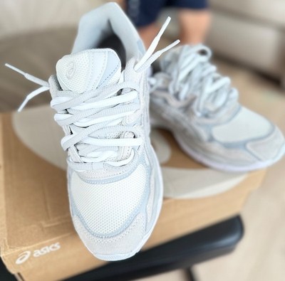 ASICS GEL NYC Light Grey Gr. 39,5 NEU