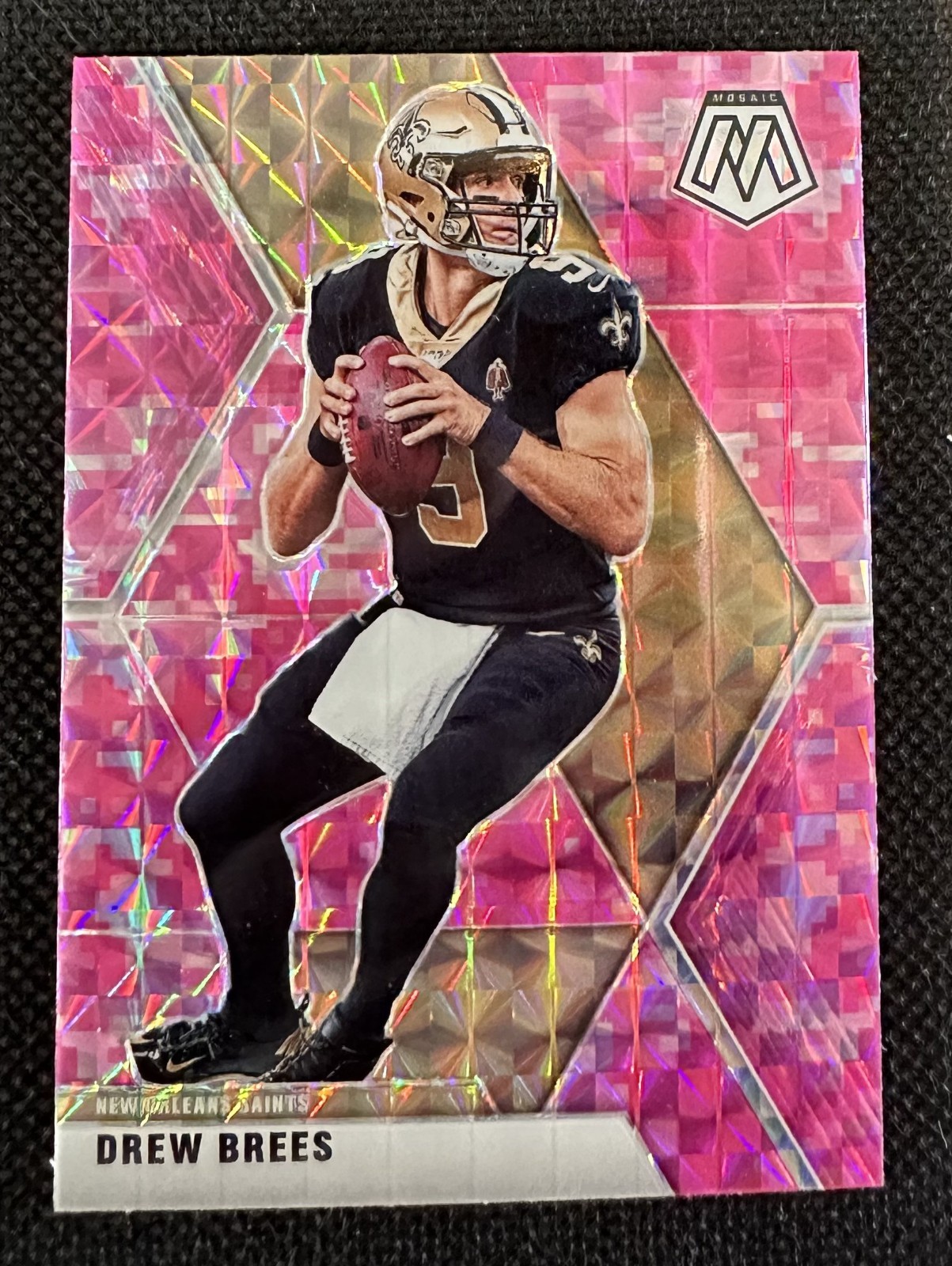 2020 Panini Mosaic - Drew Brees #142 Camo Pink Mosaic Prizm