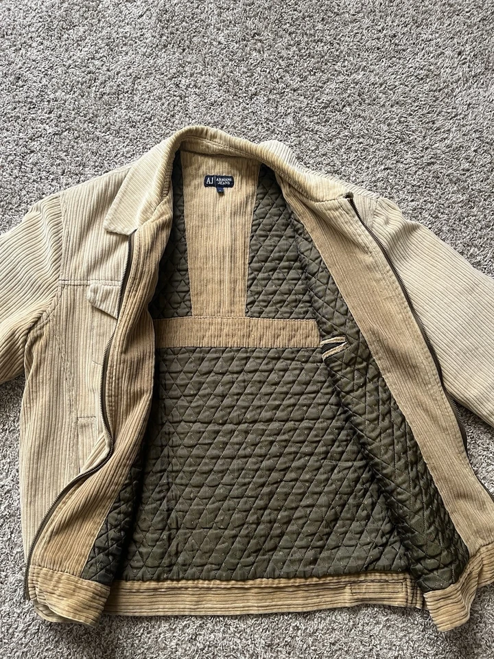 Chaqueta de Pana Armani Jeans Beige Forro Acolchado Cremallera Frontal De Colección AJ Italia Foto 4 de 4