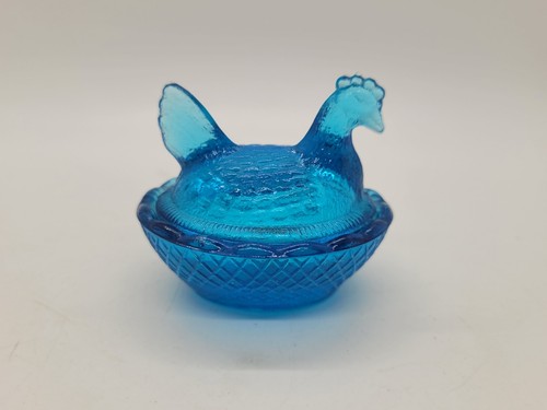 Vtg LE Smith Mini Hen on Nest Salt Cellar Capri Blue Glass Chicken 2.5" 