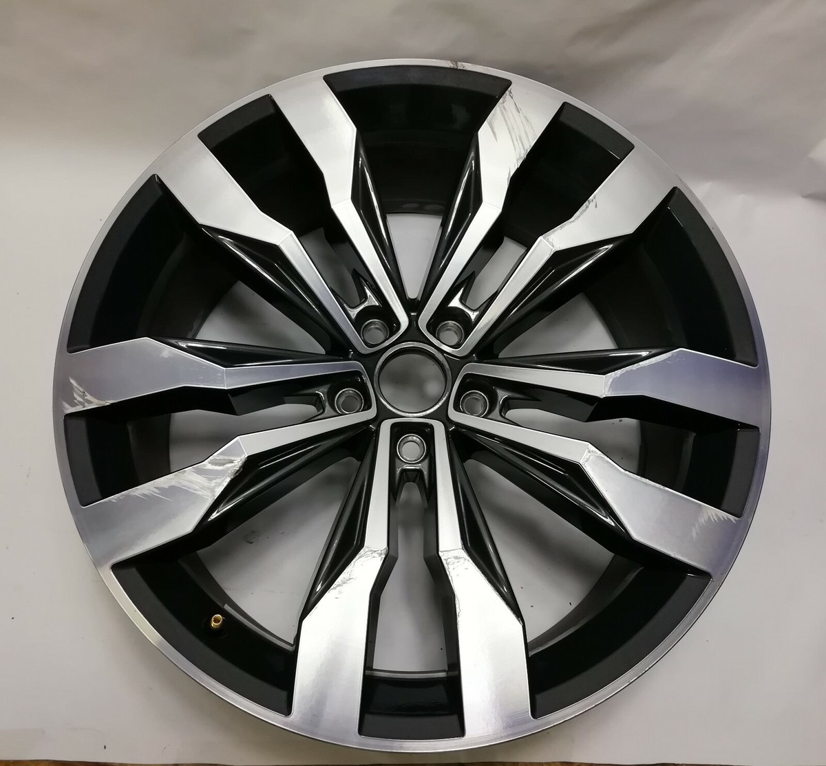 VWフォルクスワーゲン アルテオン 純正20インチ純正アルミホイール 1本