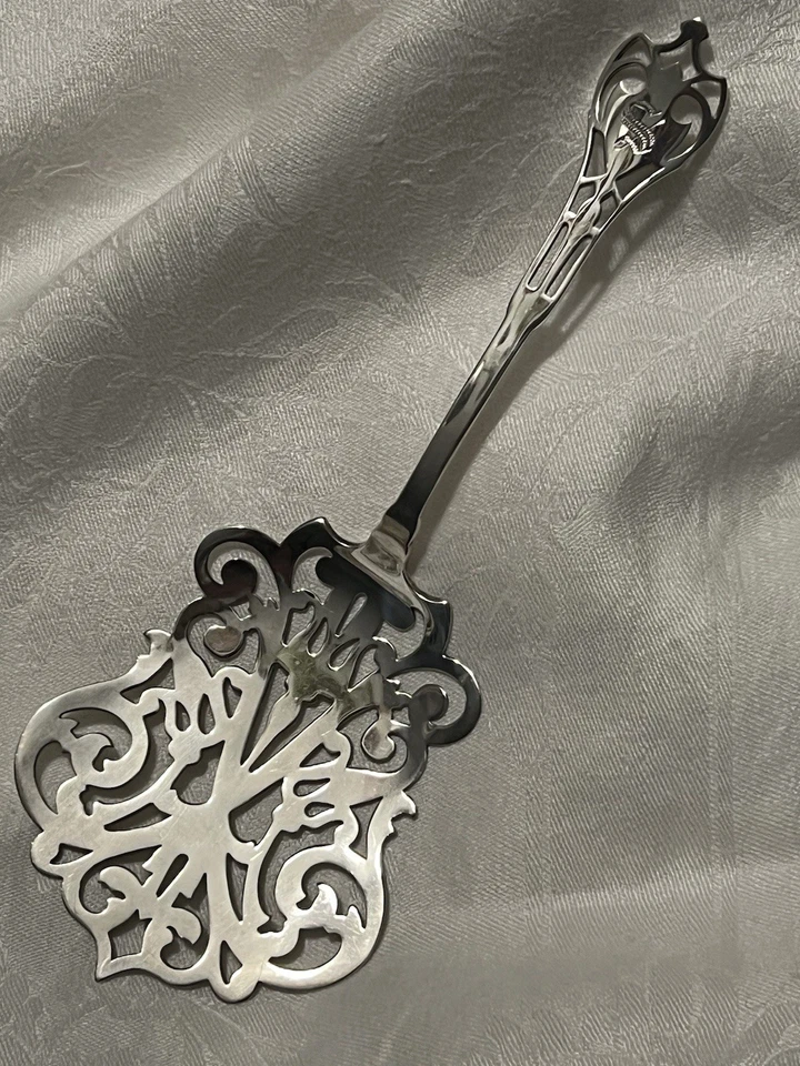 WATSON CO. Sterling Silver "Putnam" Waffle Server Pierced 8-1/4” RARE Art Deco - Image 2 of 4