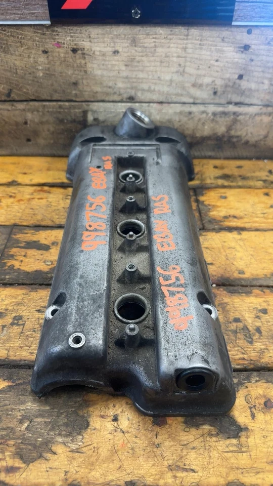 Cubierta de válvula de motor izquierdo Suzuki Grand Vitara XL-7 1999-2006 2,5 L OEM Foto 4 de 4