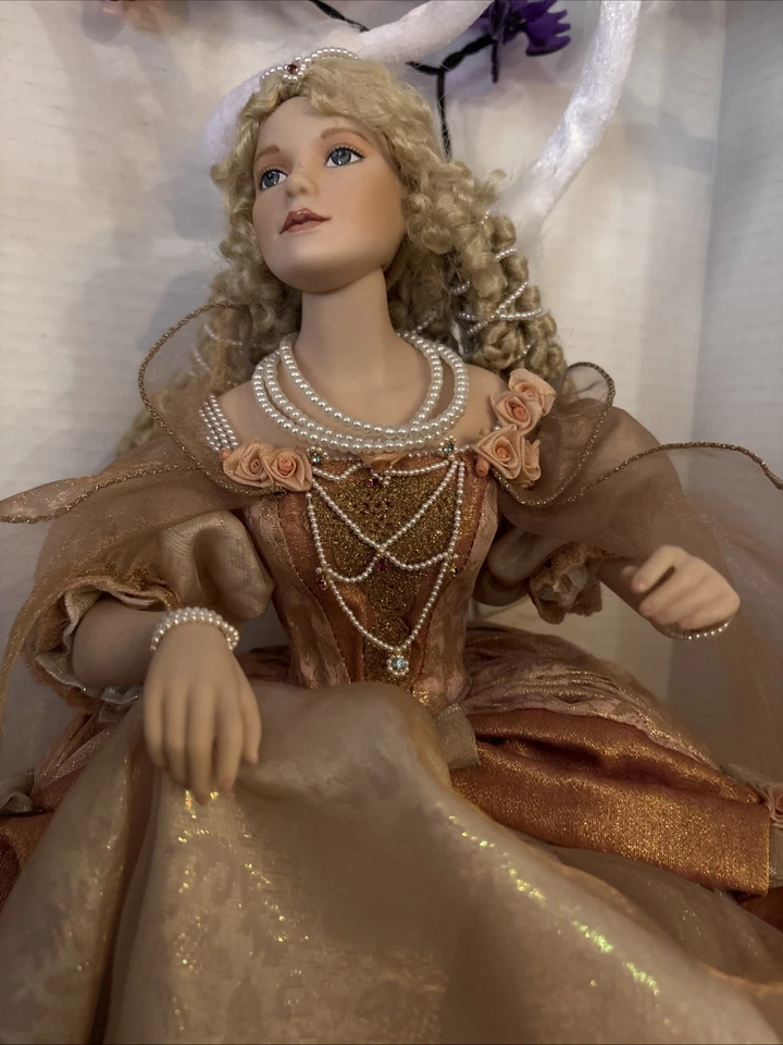 RARO - Muñeca de porcelana Franklin Mint Cenicienta con caja/soporte difícil de encontrar Foto 2 de 4