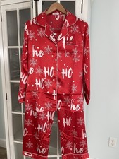 WOMAN'S CLASSIC BUTTON DOWN LONG SATIN SILK PAJAMA SET, MEDIUM. NEW without tags
