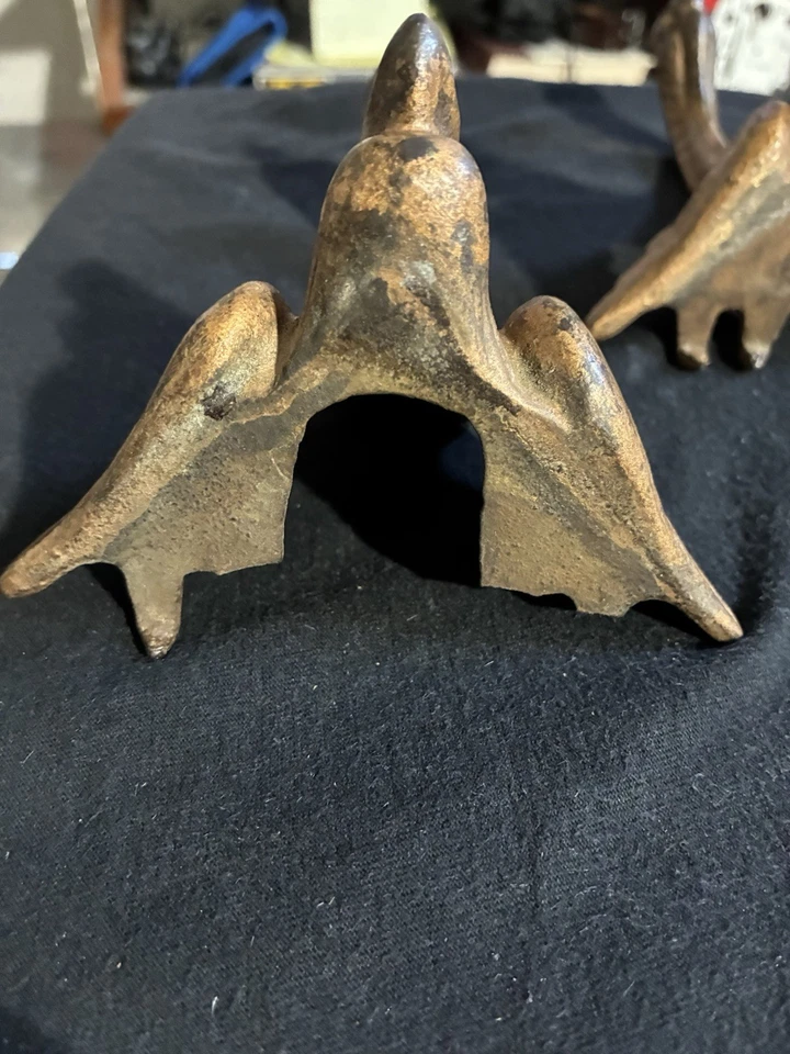 Fundas antiguas para pies de mesa Eagle Foto 3 de 4