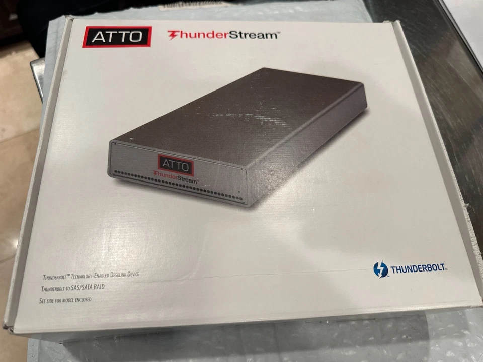 2 ATTO ThunderLink FC2082 2X8Gbs FibreChanel 2X20Gbs Thunderbolt2 AC adapter set - Image 4 of 4