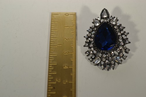 REDUCED TO CLEAR Blue Diamante & Hematite Grey Colour Crystal Stud Earrings - Picture 6 of 6