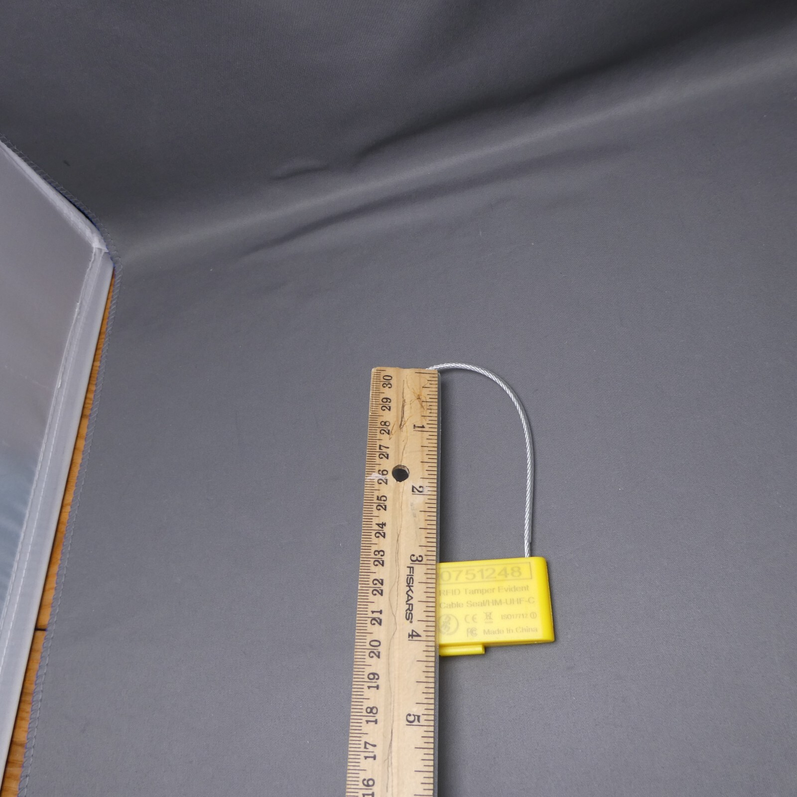 Lot of 100 RFID Tamper Evident Security Cable Seal Tag Yellow HMUHFC