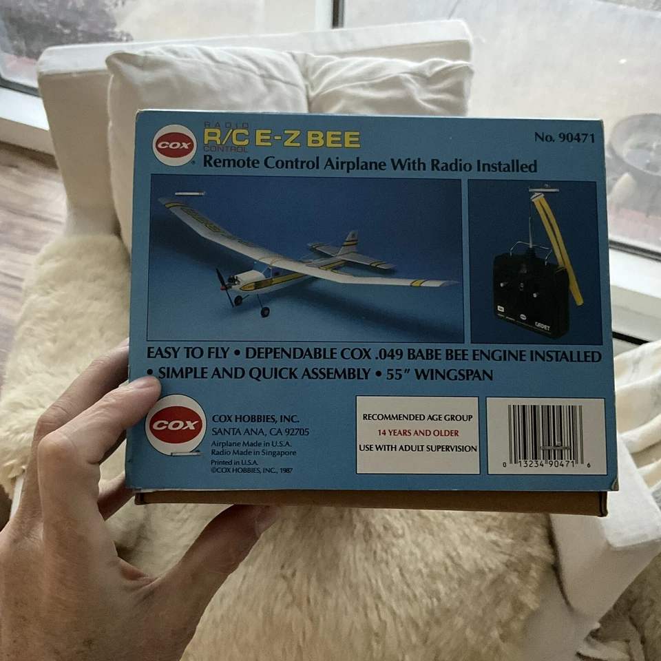 Rare 1987 Version Cox R/C E-Z Bee Model 90471 Flying Plane ✈️ - Image 4 of 4