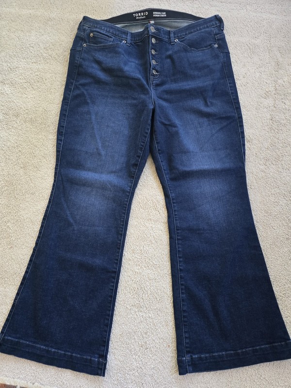 Torrid Jeans 22R Bombshell Flare Premium stretch Buttonfly NWT