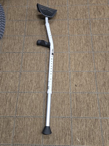 1 Single MobiLegs Universal Crutch Adjustable 4'9"-6'4" 300lbs Left Crutch Only
