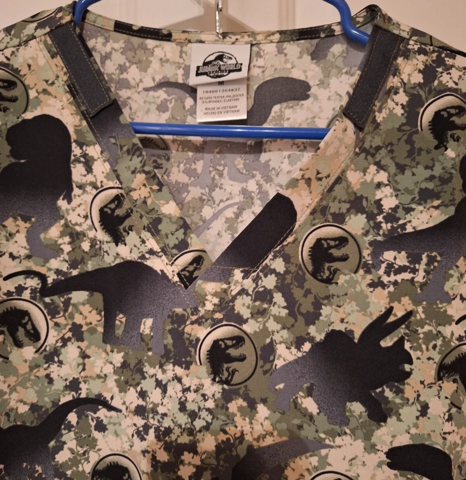 Jurassic World Cherokee Scrubs Tooniforms Unisex Size M Modern V Neck Top NWT - Image 3 of 4