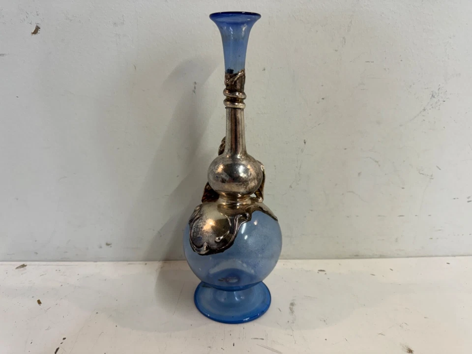 Jarrón decorativo vintage de vidrio artístico azul Isaraeli con superposición plateada Foto 3 de 4