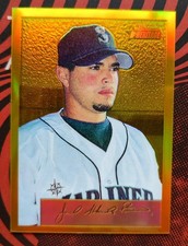 2002 Bowman Heritage Chrome Joel Pineiro Gold Refractor #d 058/175 - Mariners