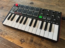 Akai Professional MPK Mini MKII 25-Key USB MIDI Keyboard Controller 8 Pads