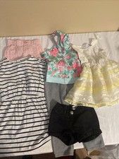 LOT OF TODDLER GIRLS CLOTHES  SIZE 3T dresses/pants/t shirt/ Short