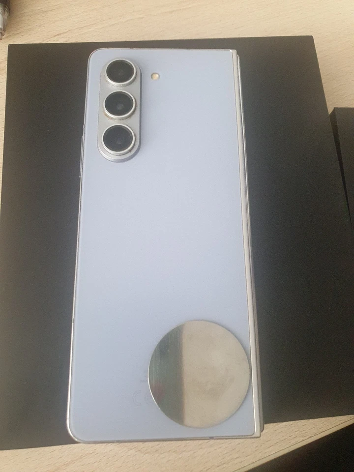 Samsung Galaxy Z Fold5 · 1TB, foto 3 de 5