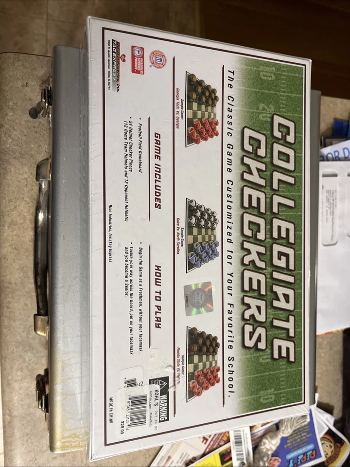 РЕДКИЕ УНИВЕРСИТЕТСКИЕ ШАШКИ ИГРА Футбольные Шлемы Illinois Fighting Illini ЗАПЕЧАТАННЫЕ - Изображение 2 из 2