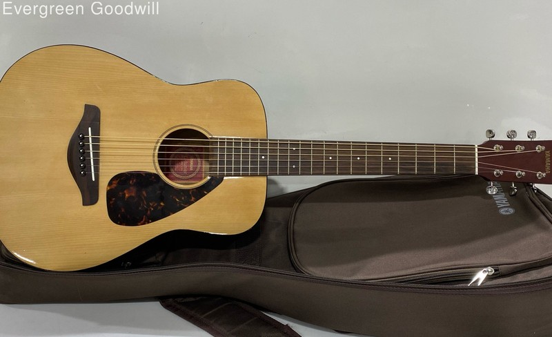 Yamaha FG Junior JR2 Short Scale Acoustic Guitar w/ Gig Bag