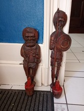 Sculptures en bois ibériques représentant Don quichotte et Sancho Panza stylisés