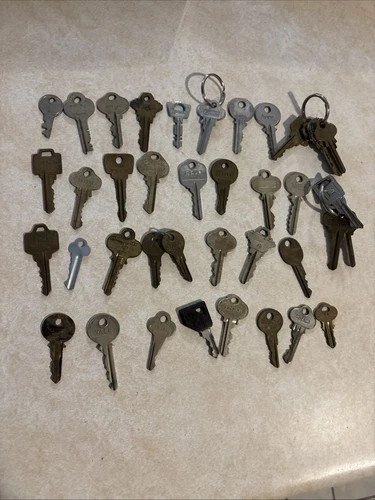 Lot Of ~42 Vintage Random Keys  Arts & Crafts / Authentic Old As Shown - product listing photo