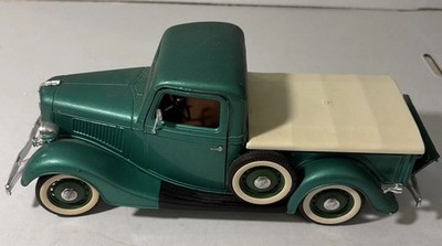 Solido 1936 Ford V-8 Pick Up Truck 1/19 Scale Diecast Green With Sticker Sheet