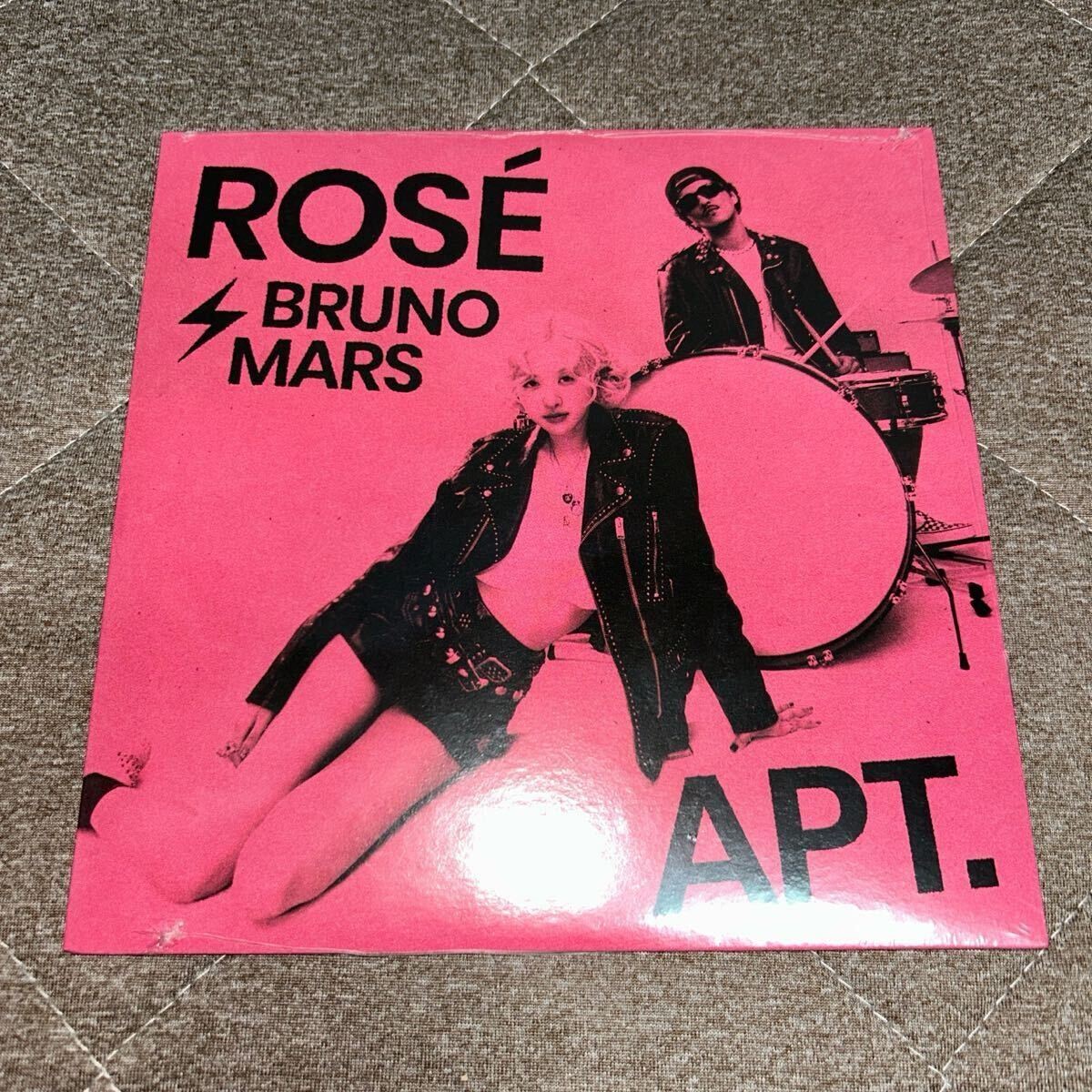 【新品未開封】BLACKPINK ROSÉ APT. 7インチレコード　ホワイト Rose Bruno Mars Limited Pink Analog 7-Inch Record Apt