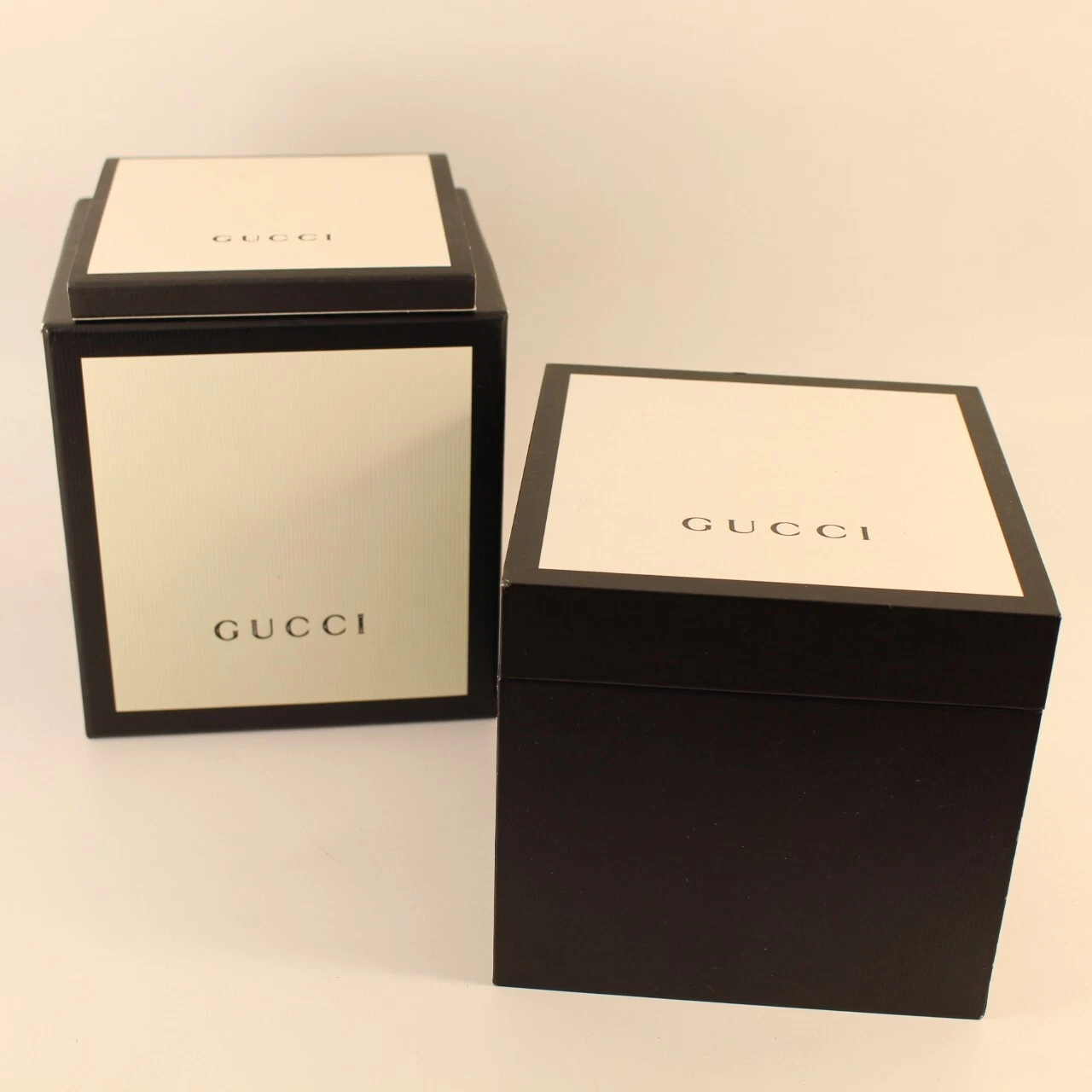 BOITE DE MONTRE GUCCI AUTHENTIQUE NOIR BLANC