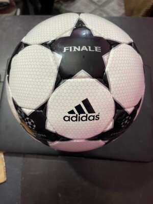 adidas チャンピオンズリーグ サッカーボール2001/2002