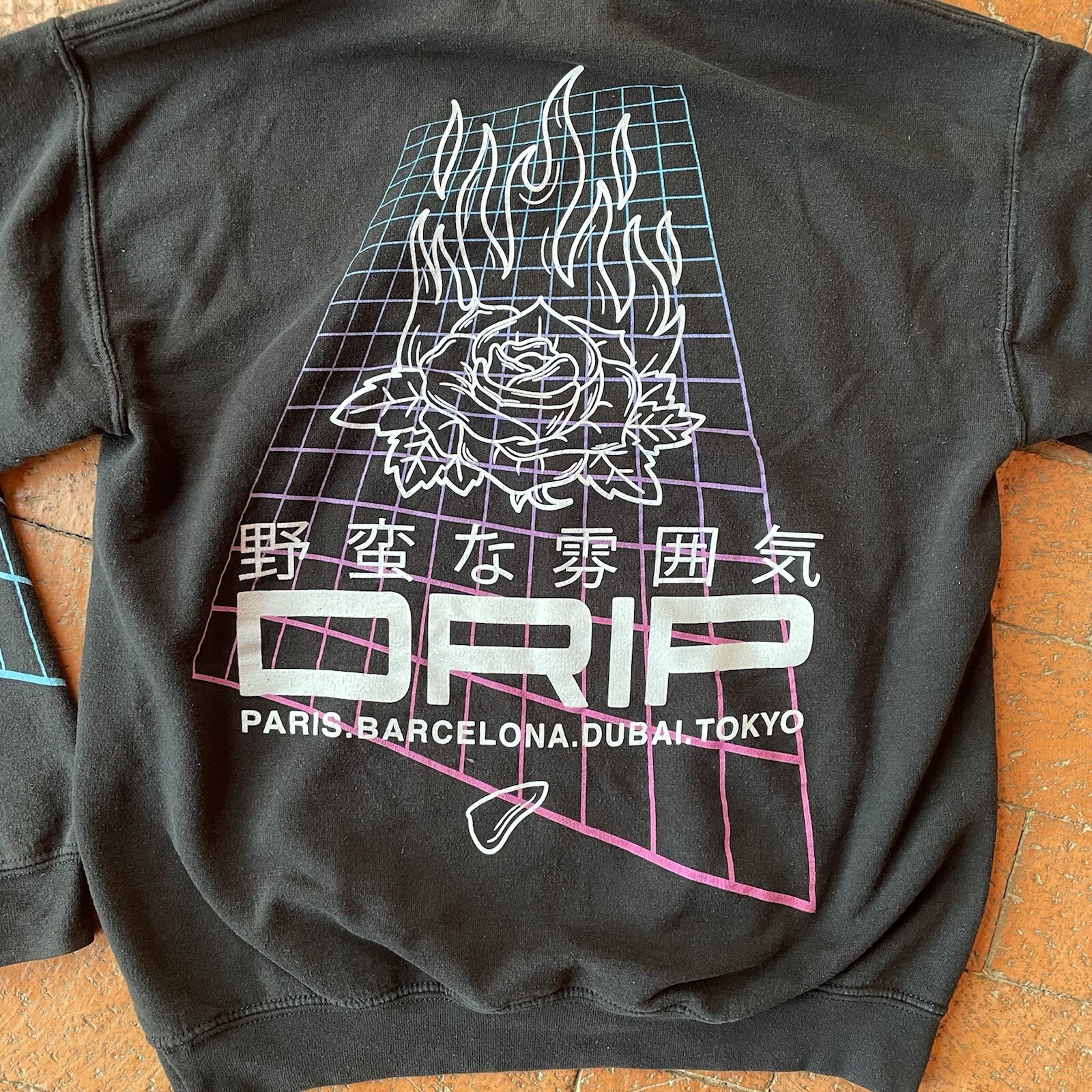 Gildan DRIP Paris Barcelona Dubai Tokyo Hoodie Size S… Gem