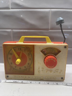 VINTAGE TOY 1971 FISHER PRICE HICKORY DICKORY DOCK WIND UP CLOCK MUSIC RADIO BOX