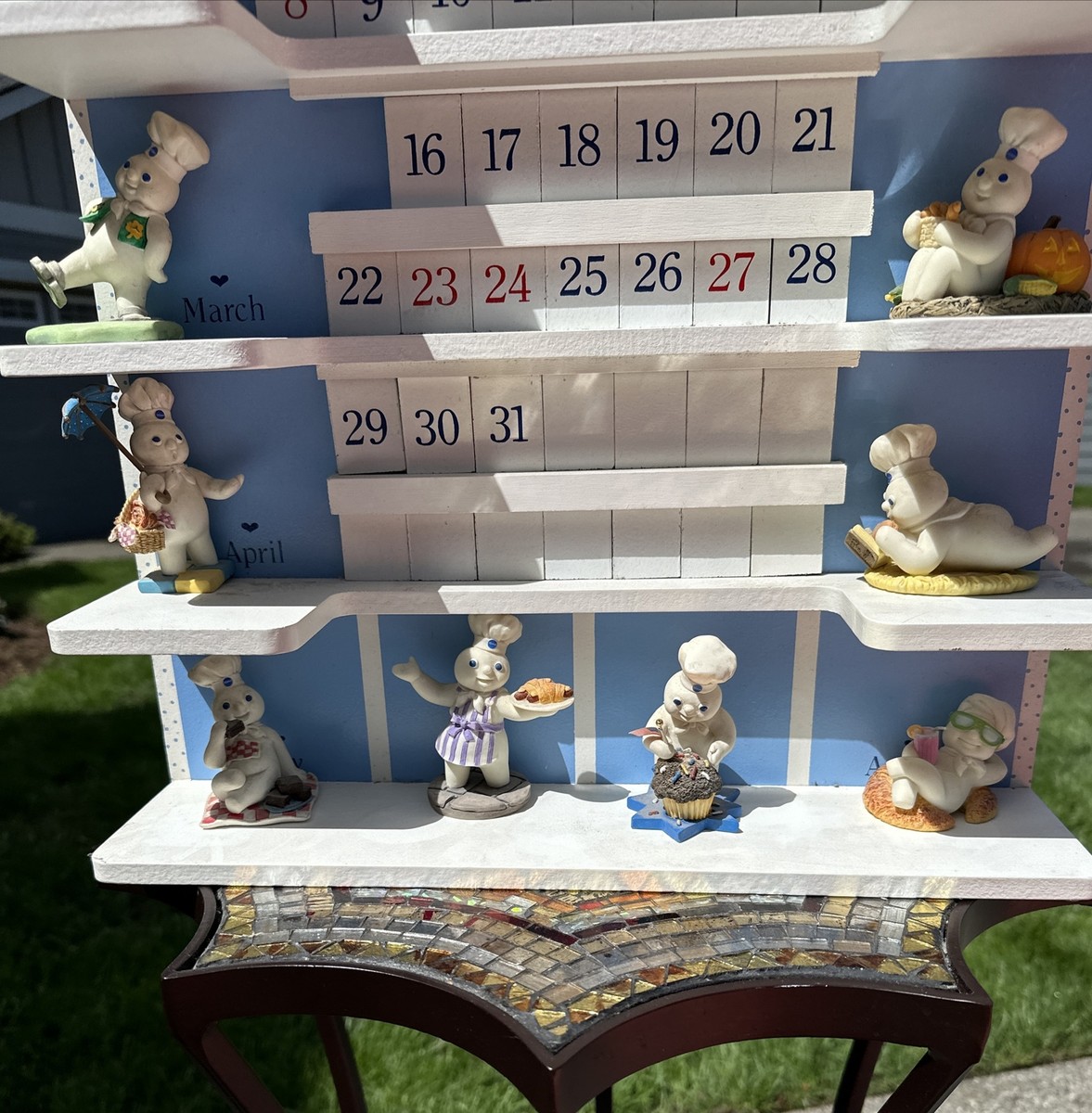 Danbury Mint Pillsbury Doughboy Calendar Complete w All Figurines