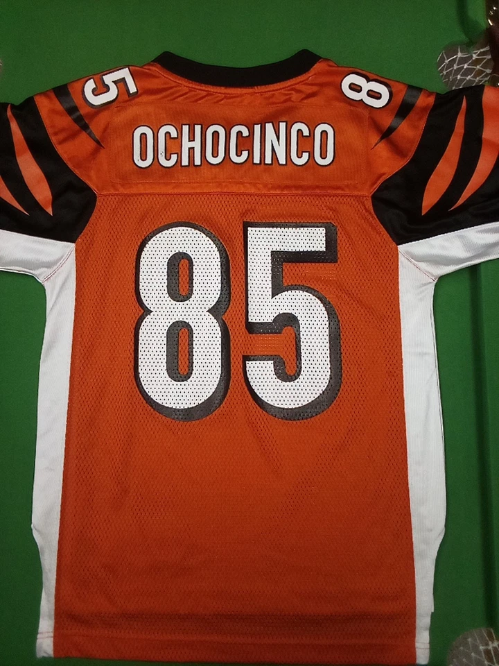 Camiseta Vintage Jovem Média Cincinnati Bengals #85 Chade "Ocho Cinco" Johnson - Imagem 2 de 4