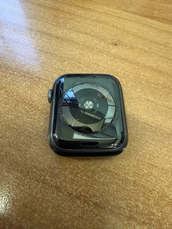 Apple Watch Series 5 44mm Cassa in alluminio color grigio siderale. - Imagen 3 de 4