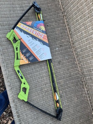 Bear Apprentice Youth Bow 6-13.5lb RH 2 Arrows & Rest Flo Green Ages 4-7 New 27''