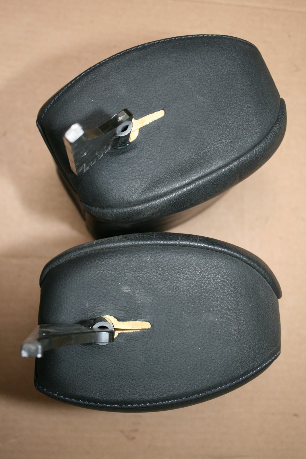 BMW E46 01-06 323 325 330 Convertible Front Headrests Left + Right Pair BLACK