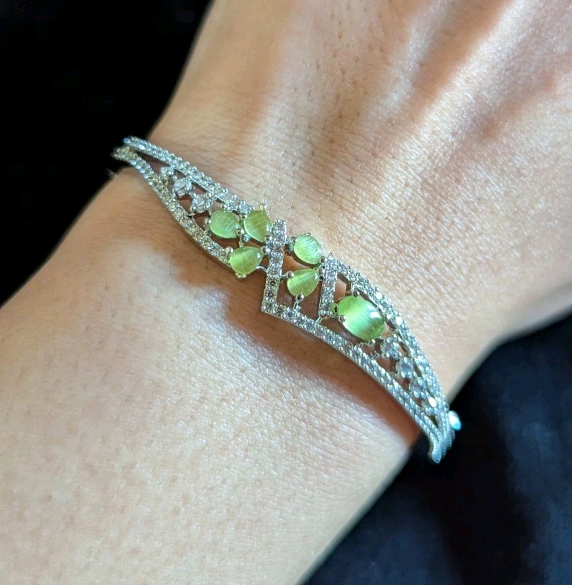 Silver-toned Bangle with Green Stone Accents Jewelry Ethnic Indian Bollywood
