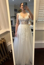 Beautiful Detailed Wedding dress - Excellent Condition