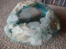 VINTAGE 1950's LADIES HAT AQUA BASE WITH LACE WHITE FLOWERS CHAP-ETTE BY HOWITT