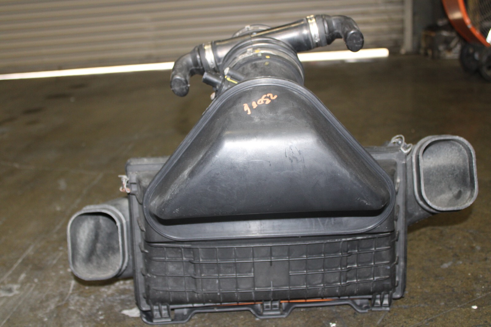 Maserati Quattroporte, Granturismo, Air Cleaner, Dmg, Used, P/N 247120