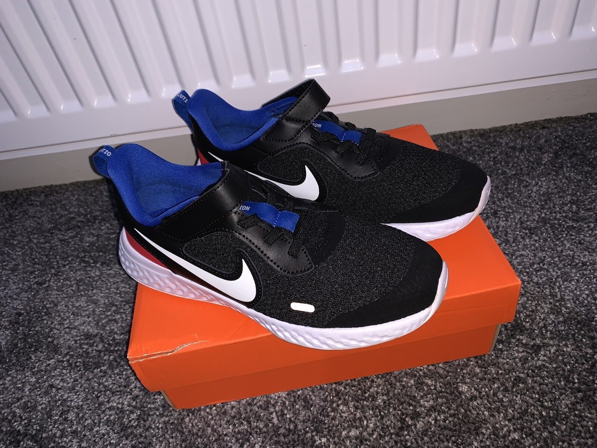 nike revolution girls trainers