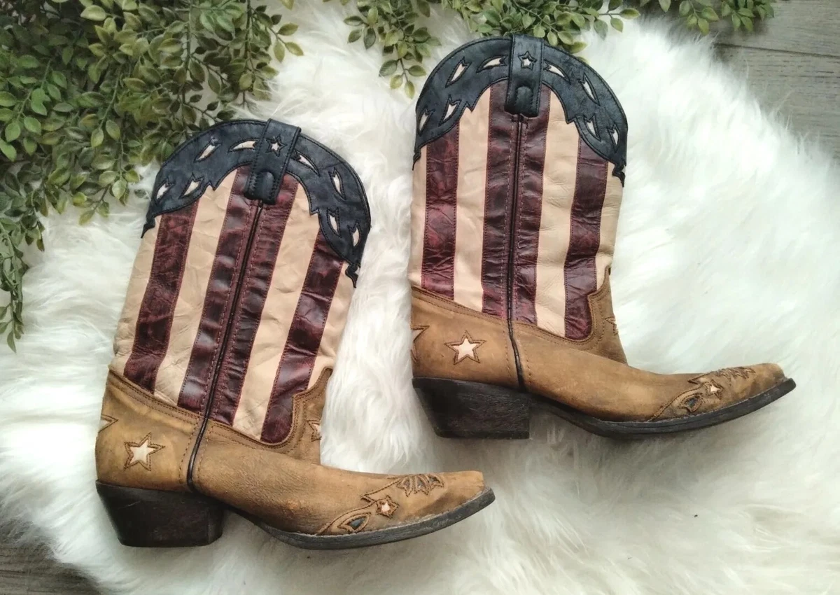 Cowboy boots with stars on them top