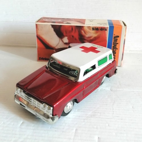 AMBULANZA  IN LATTA A FRIZIONE MADE IN CHINA ANNI 70' VINTAGE MF732 - Foto 1 di 4