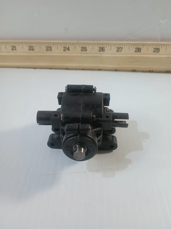 Team Associated Nitro RC MGT Monster Truck Differential Part Pre-owned Rc Deals  - Image 3 of 4