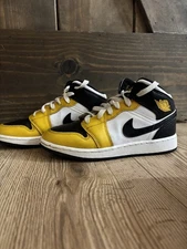 Big Kids 4y Yellow/orche  Jordans 1 Mid