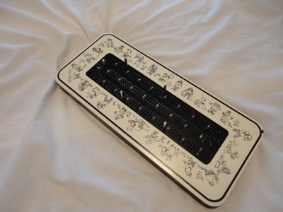 Vintage BOMA Canada Inuit Artwork Figure 5 Metal Peg Continuous Cribbage Board
